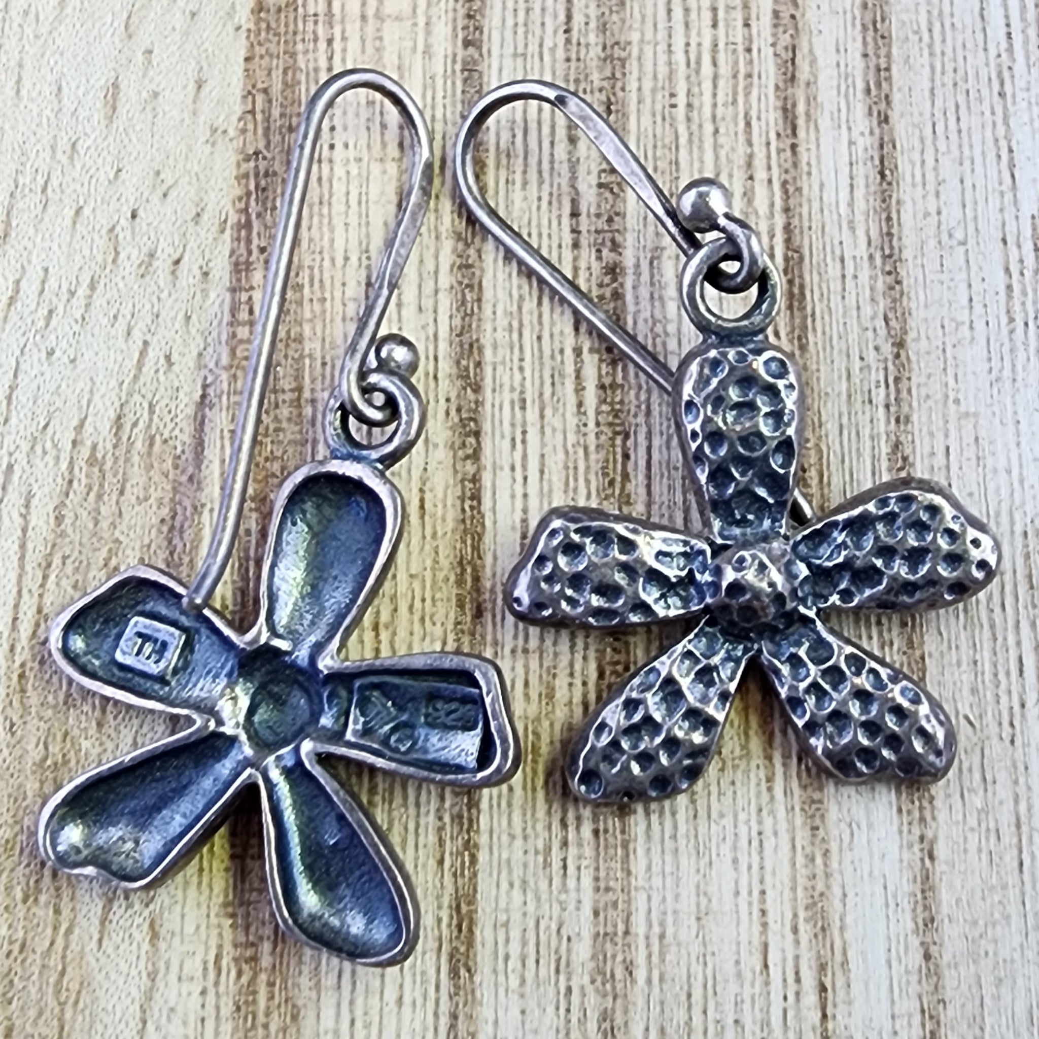 Vintage Silpada Sterling textured daisy earrings