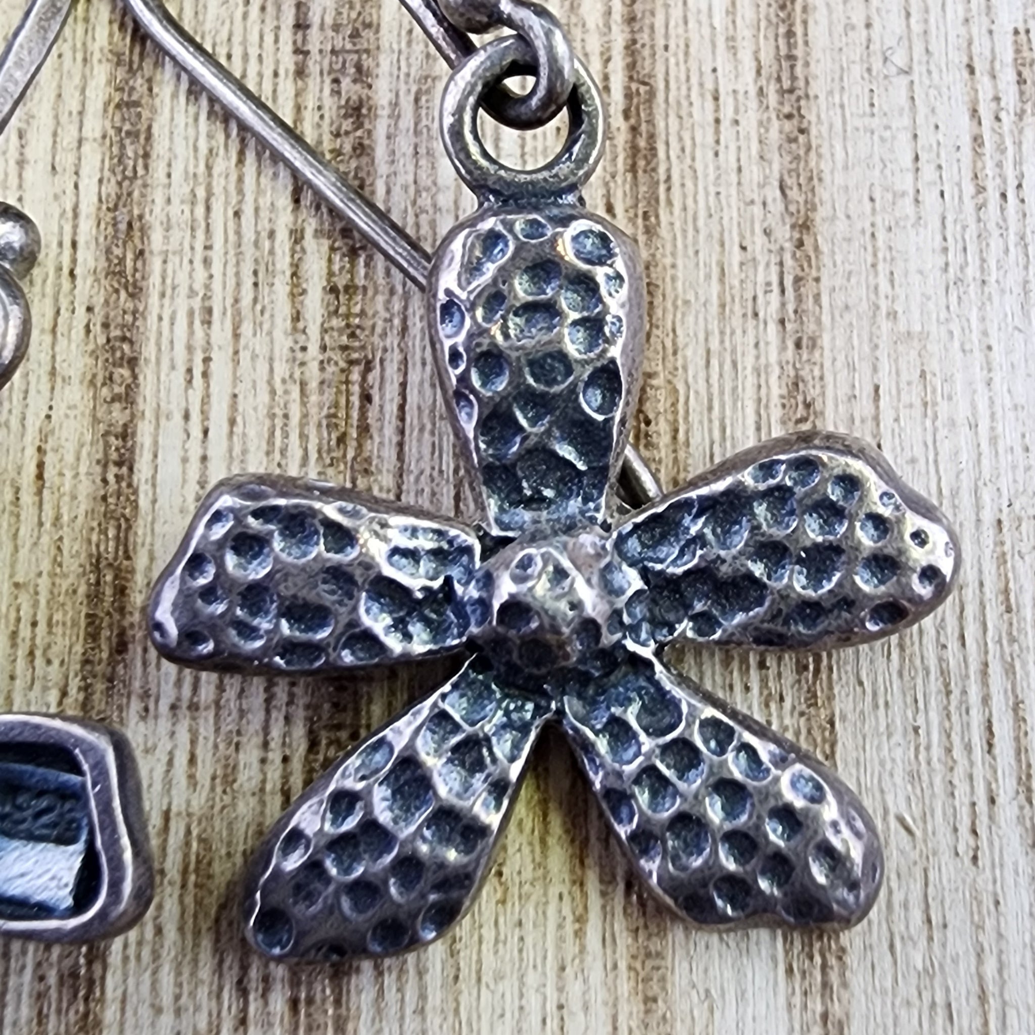 Vintage Silpada Sterling textured daisy earrings